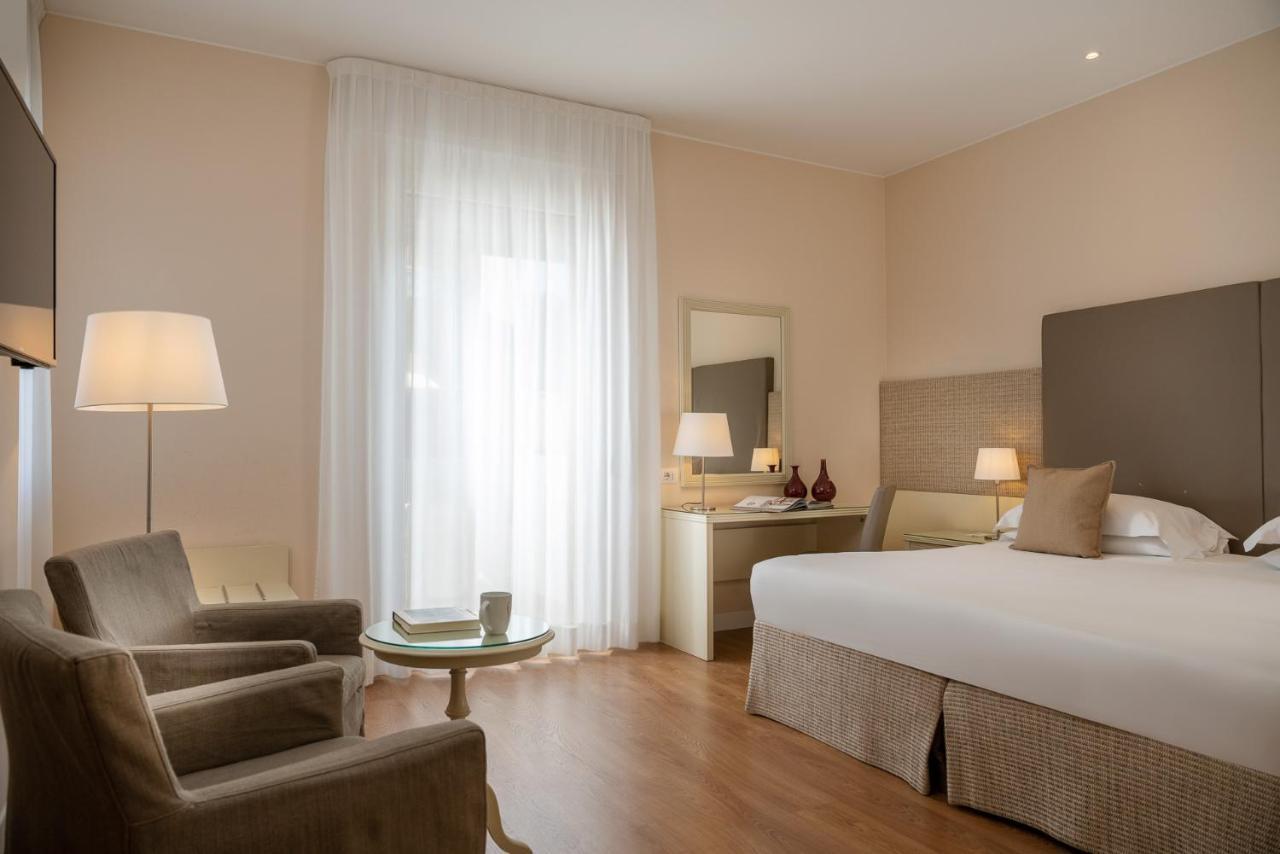 National Hotel Rimini Eksteriør bilde