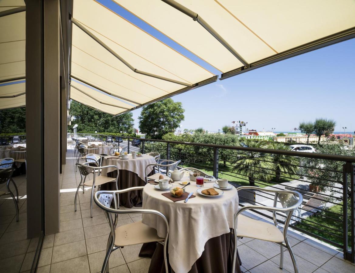 National Hotel Rimini Eksteriør bilde