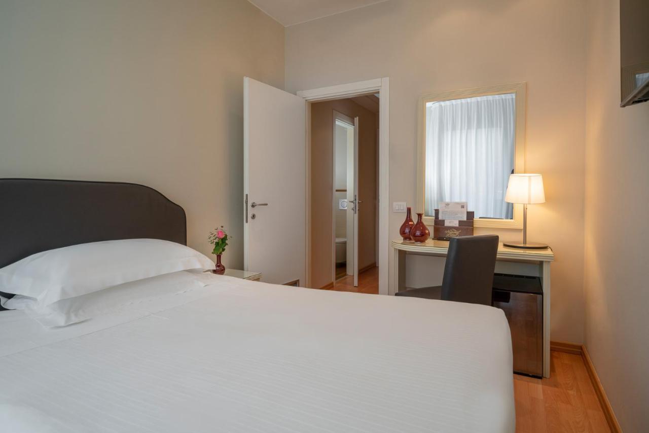 National Hotel Rimini Eksteriør bilde
